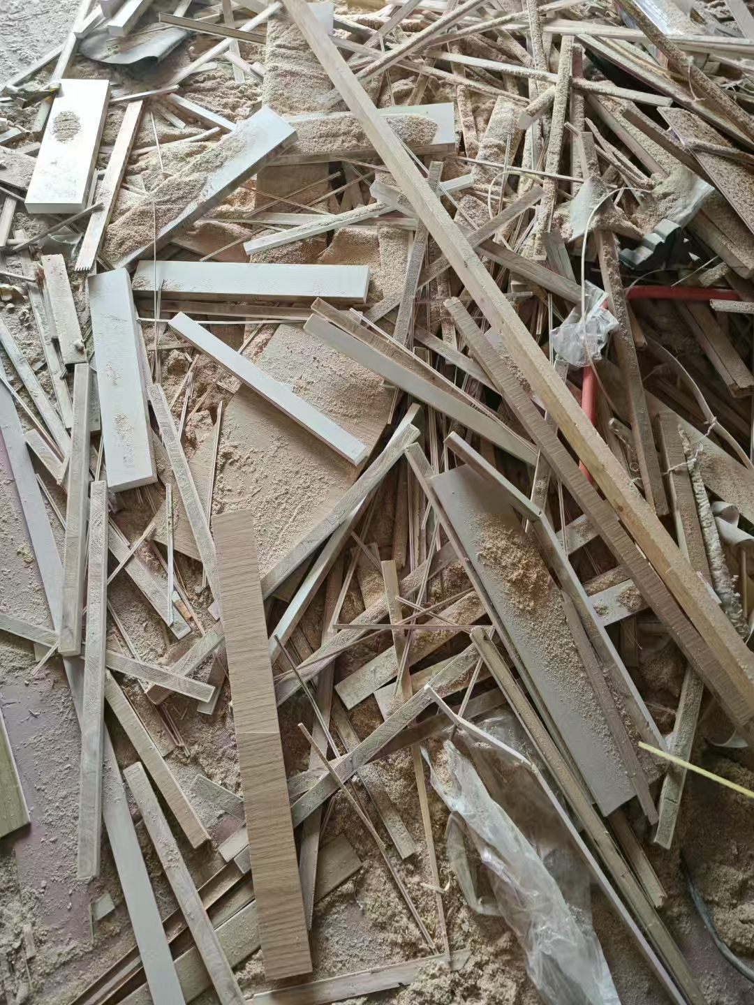 想看到是不是真木頭，請去工地哦